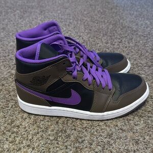 men’s 8 brown and purple air jordans